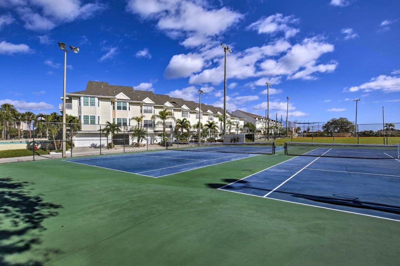 St Pete Condo With Heated Pool - Less Than 1 Mi To Beach! เซนต์พีทบีช ภายนอก รูปภาพ